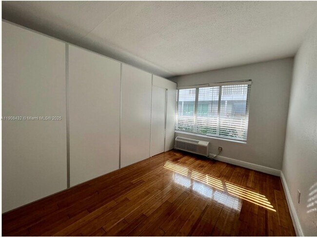 Photo - 7315 Carlyle Ave Unit 10