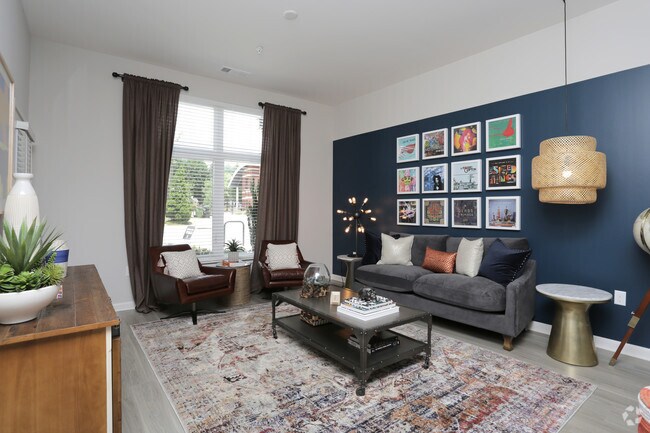 1BR, 1BA - 790 SF