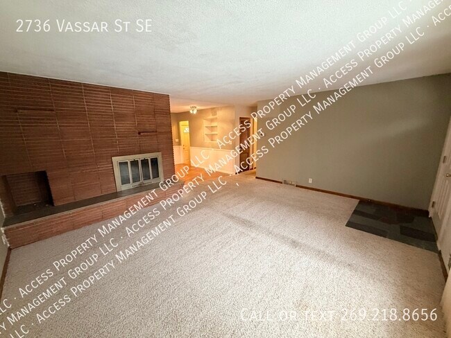 Photo - 2736 Vassar Dr SE