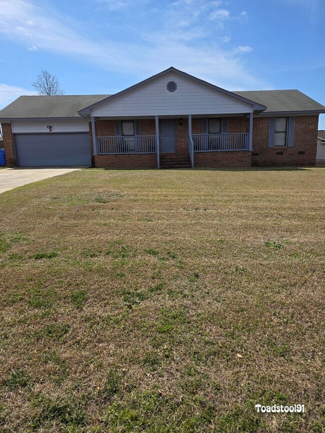 Building Photo - SUMMER HILL