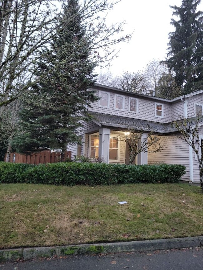 Photo - 3 Bed + Bonus Room 2.5 Bath Home Snohomish