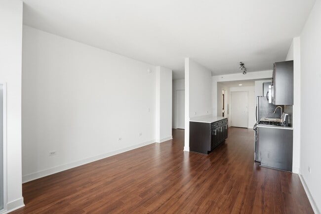 Photo - 1229 N Wells St