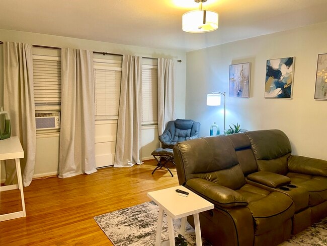 Photo - 35 S Oak Ave Unit 2