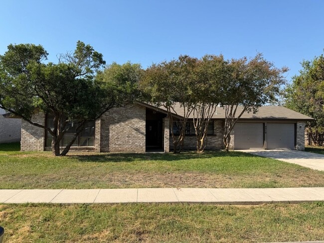Building Photo - WELCOME HOME TO NORTHERN HILLS GOLF COMMUN...