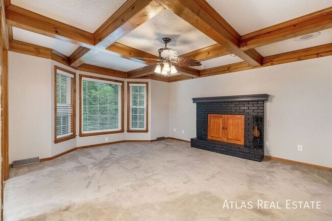 Photo - 7924 N Michigan Ave