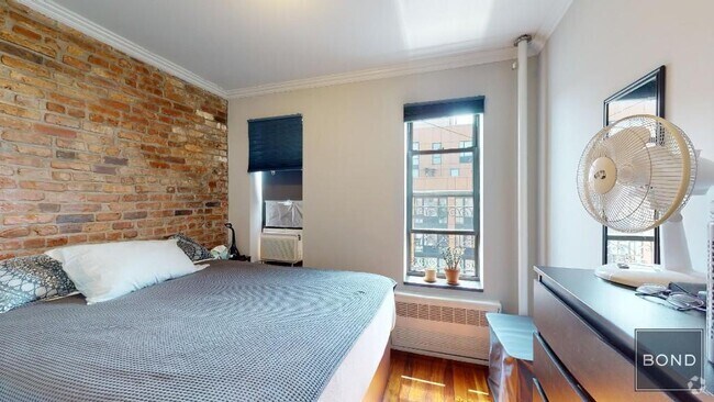 Building Photo - 1590 Lexington Ave Unit 21 Rental