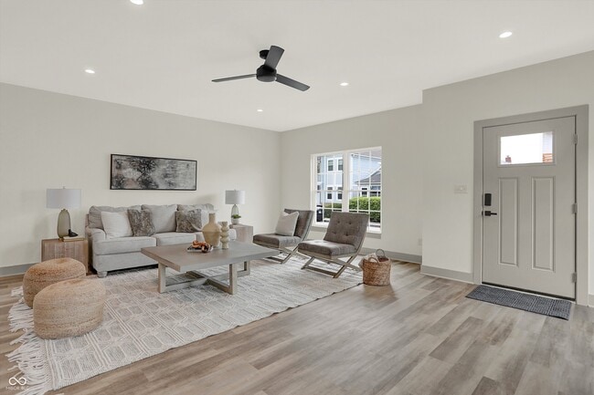 Photo - 220 Sanders St