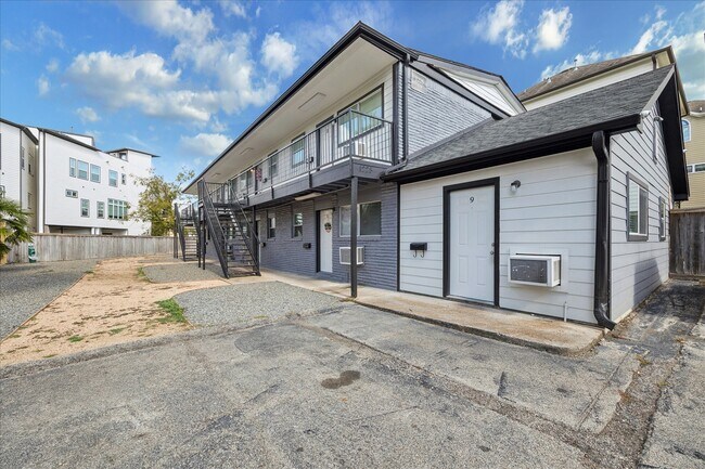 Photo - 1225 W 25th St Unidad 9