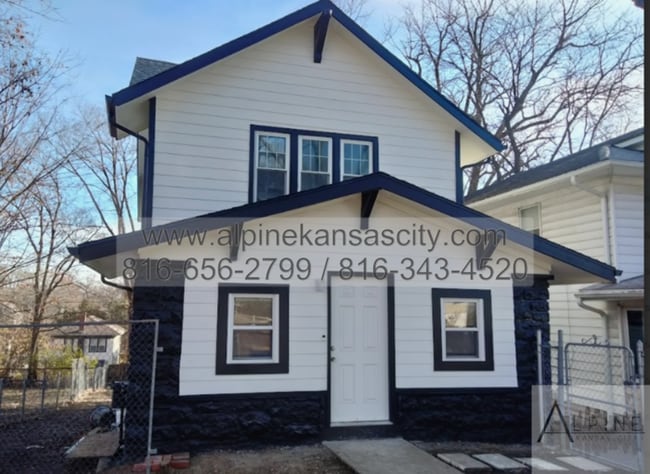 Building Photo - Beautiful Midtown Rehab! Rental