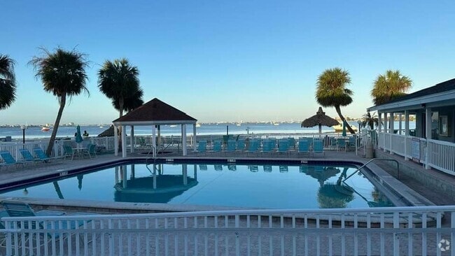 Beach Pool & Hot tub - 4190 35th Ter S Rental