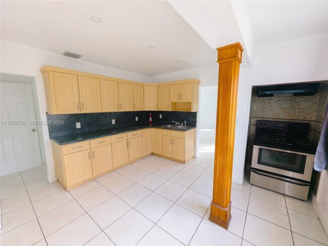 Photo - 3623 SW 5th Terrace Unit 3623