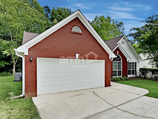 Photo - 162 Brook Lea Cove