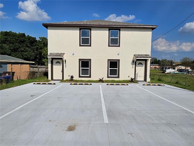 Building Photo - 1007 N Tangerine St