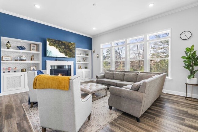 Photo - 1708 Aberdour Dr