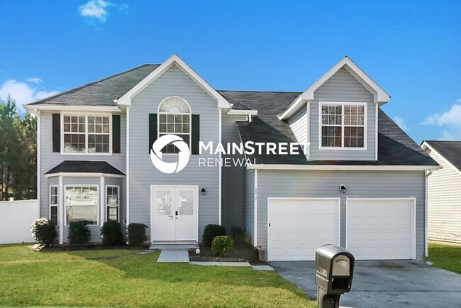 Building Photo - 4 Bedroom Pet-Friendly Home in Snellville, GA with Main Street Renewal