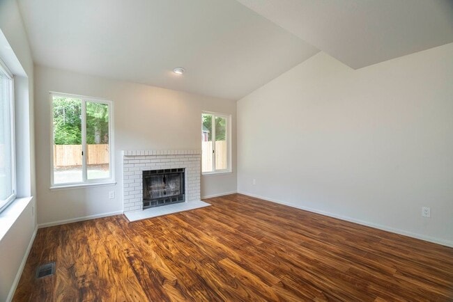 Photo - North Bothell 3 bdrm Townhome with private fenced yard