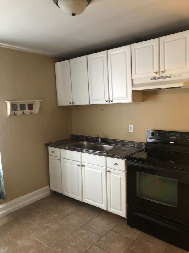 Photo - DOWNTOWN....Charming One Bedroom Unit Apt. A