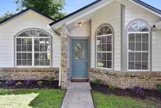 Building Photo - 8563 Wyndhurst Dr Rental