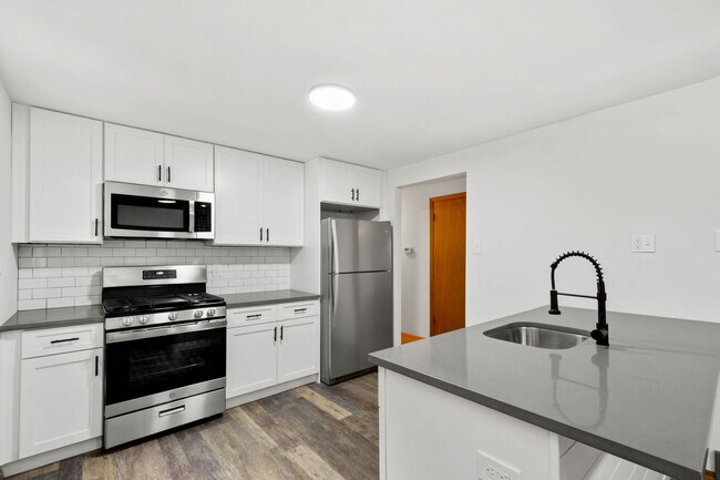 Photo - AVAILABLE AUGUST 1ST!! DON'T MISS TIS GORGEOUS 3 BEDROOM IN PENN HILLS!