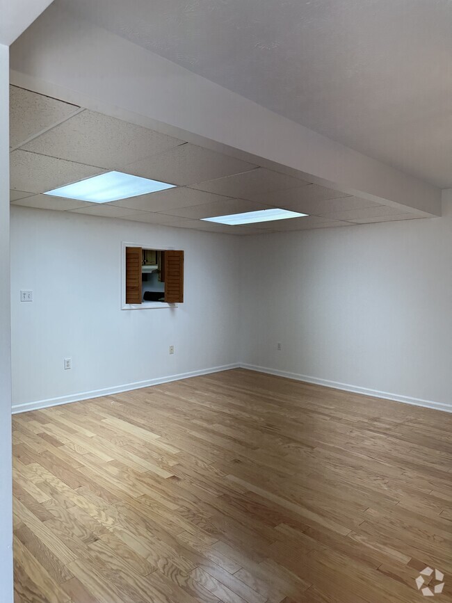 Building Photo - 1128 Old Flemingsburg Rd Rental