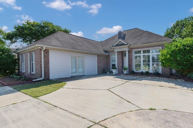 Photo - 9300 Greythorne Way