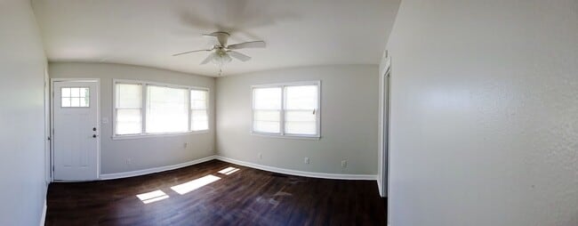 Photo - Lake Front Adorable Home!