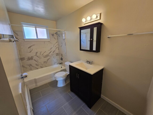 Photo - 3212 Ellwood Ave Unit A