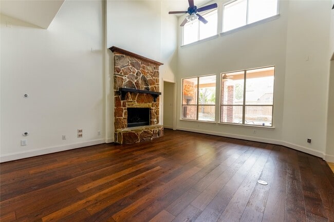 Photo - 25411 Springwood Lake Dr