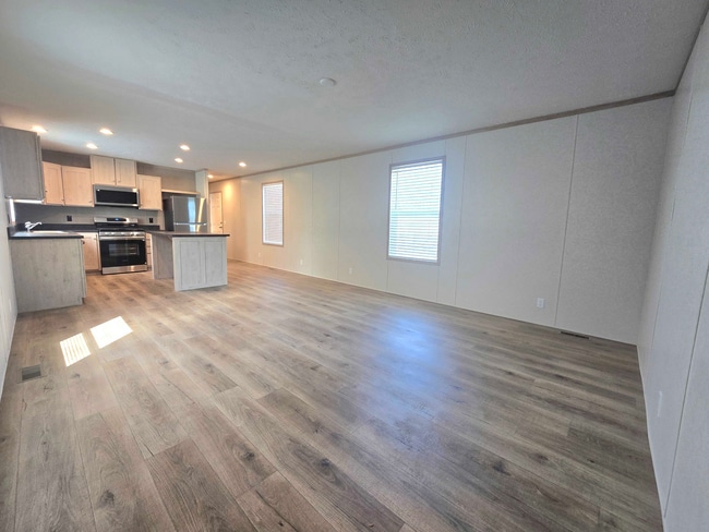 Photo - 119 Georgia St