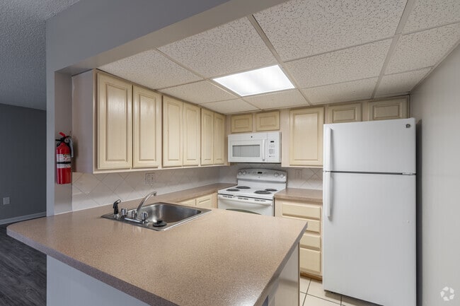 2 BR, 1 BA - 840SF - Kitchen