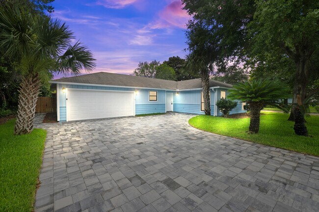 Photo - 349 Primrose Cir