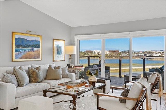 Photo - 2981 Quedada