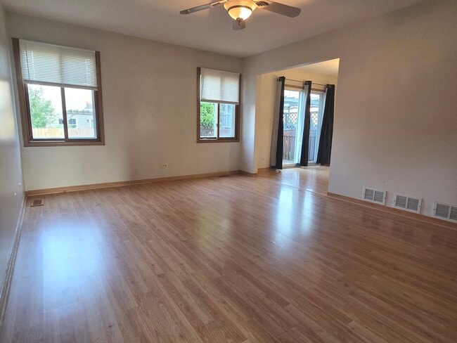 Photo - 1485 Exeter Ln