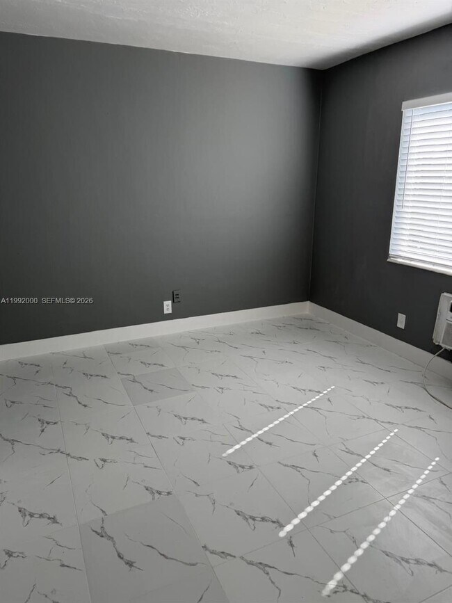 Photo - 16700 NE 22nd Ave Unit 3