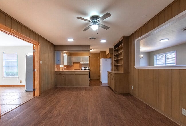 Photo - 1227 Ector St