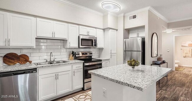 Photo - 1802 W Maryland Ave Unidad 1