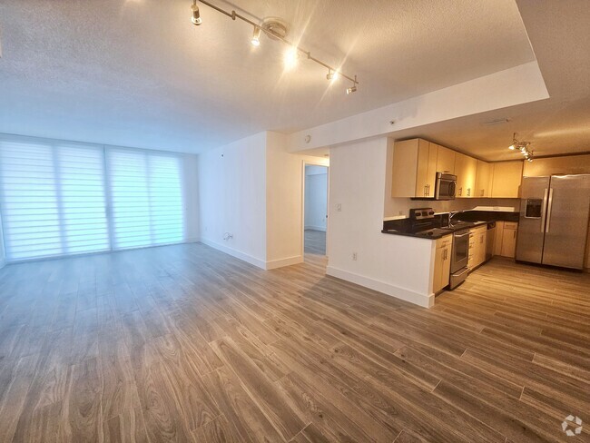 Building Photo - 7501 E Treasure Dr Unit 1 L Rental