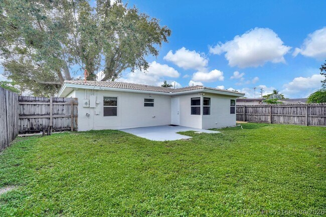 261 NE 45th St