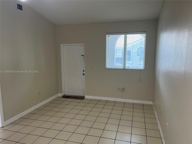 Photo - 2903 SE 17th Ave Unit 201