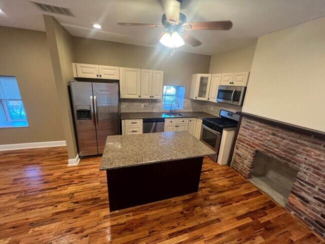 Photo - 10 Woodmont Rd