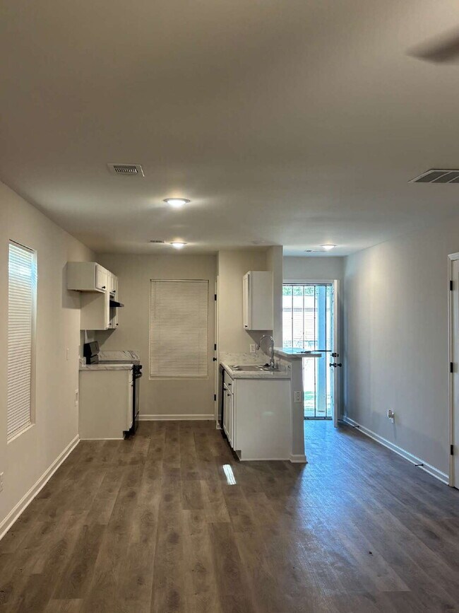 "Charming 4-Bedroom Home with 2 Full Baths on Callie Rd, Memphis – Spacious Living Awaits!"