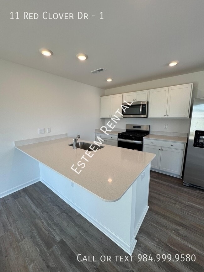 Photo - 11 Red Clover Dr