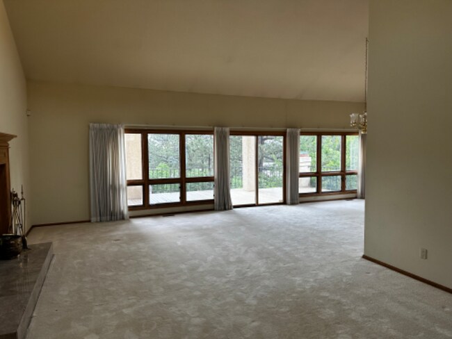 Photo - 1555 Laird Cir