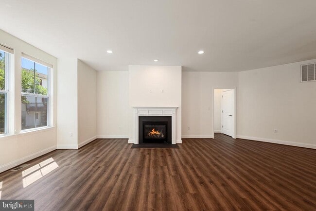 Photo - 105 Amberfield Ct