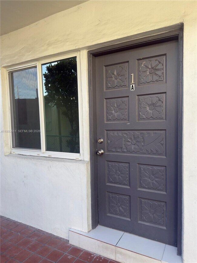 Building Photo - 2622 NW 24th St Unit 1A