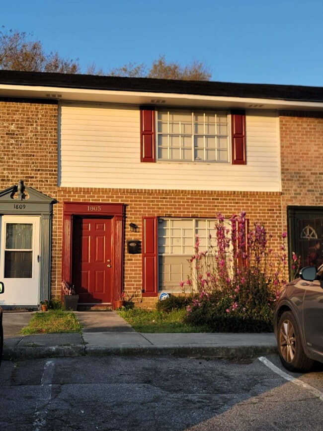 Building Photo - 1805 Tall Pines Cir Rental
