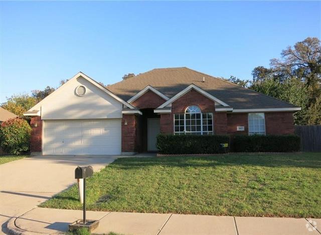Building Photo - 3807 Woodside Dr Rental