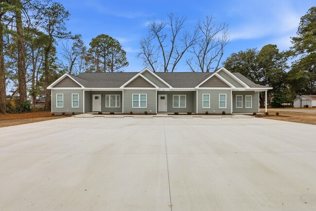 Building Photo - 111 N Mill St