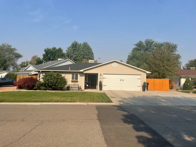 Building Photo - 273 1/2 W Hanover Cir Rental