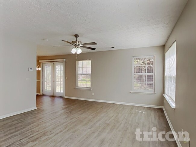 Photo - 220 Osmanthus Way